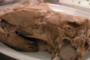 Long Simmered Pork Leg