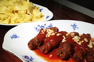 Beef Rolls with Raisins and Pine Nuts