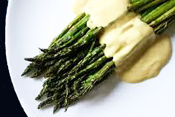 asparagus with hollandaise