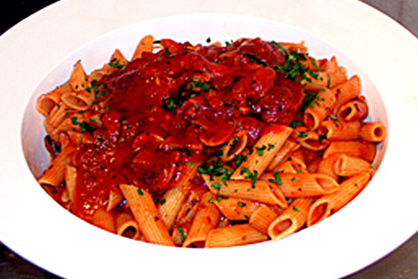 penne with tomato and mushroom sauce